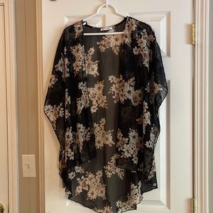 Floral short sleeve kimono